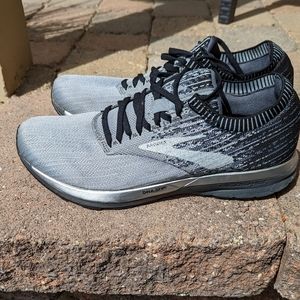 Brooks Ricochet Sneakers